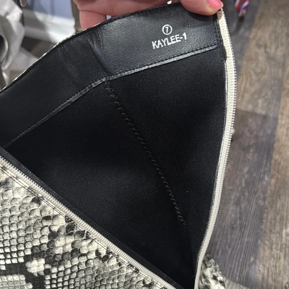 Snakeskin Pattern Knee-High Boots - Picture 6 of 7